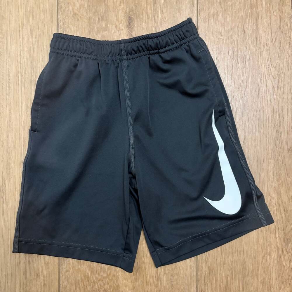 Nike boys shorts size 7